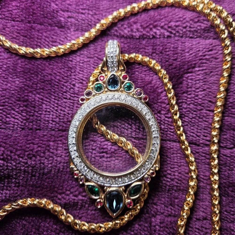 Swarovski Crystal Gold Plate Magnifying Glass Loop Pendant 36